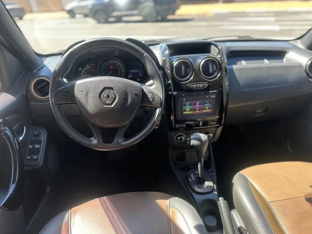 RENAULT Duster - Foto