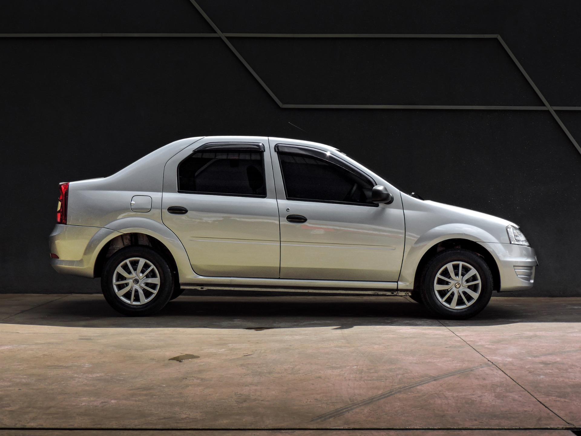 RENAULT Logan - Foto