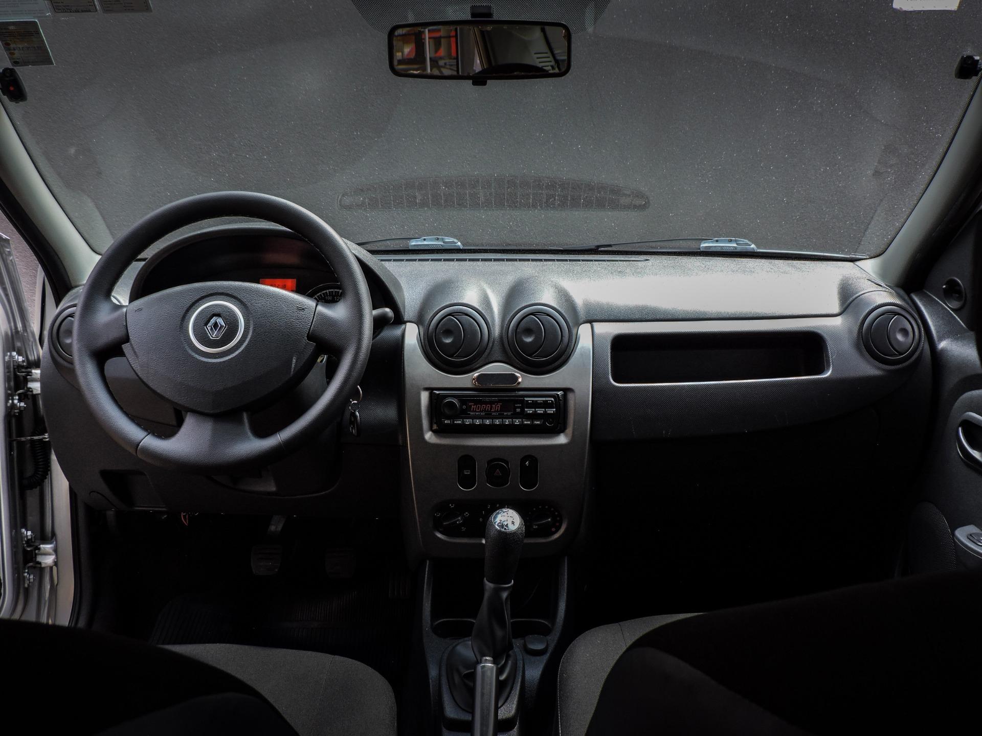 RENAULT Logan - Foto