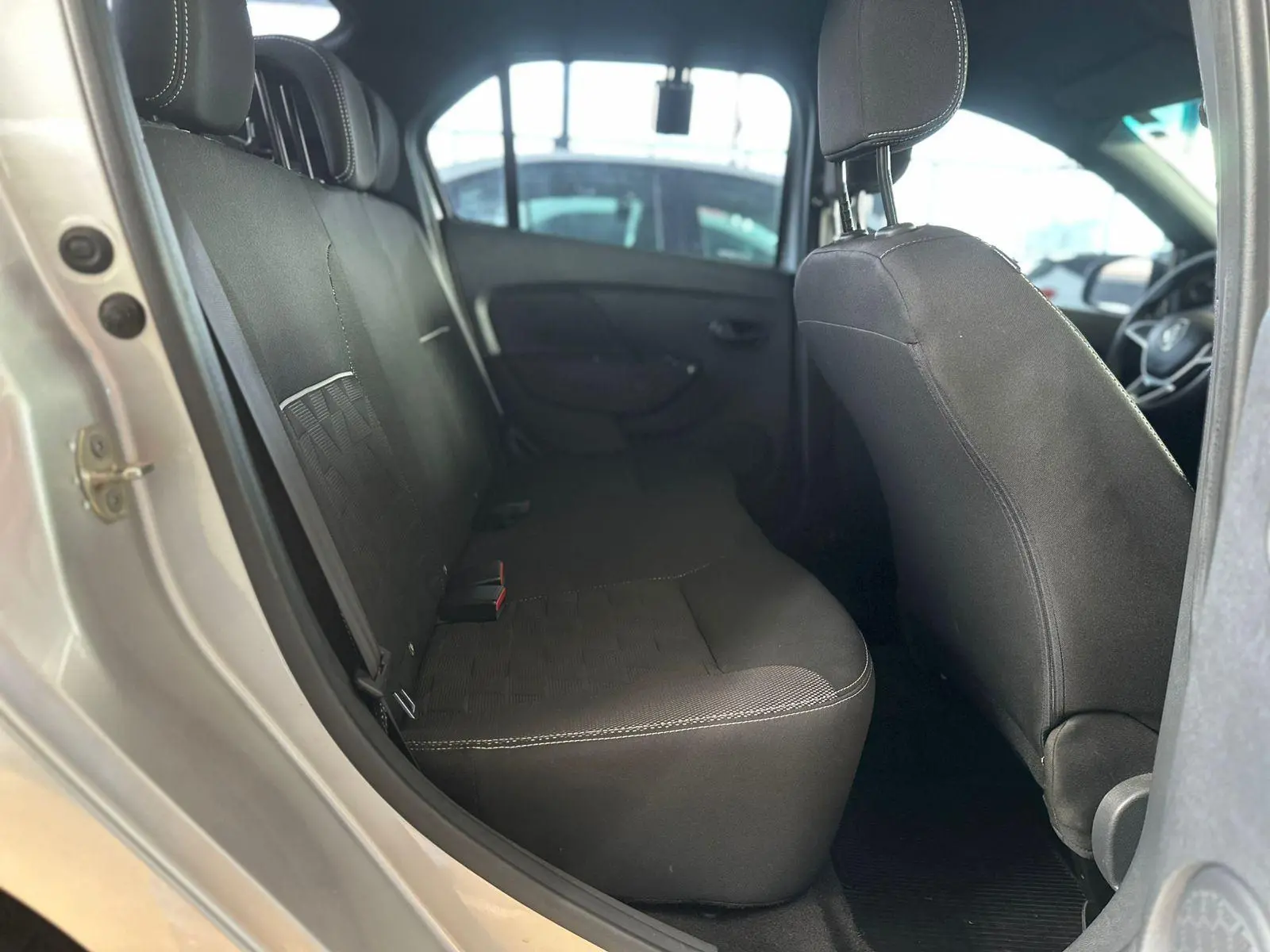 RENAULT Logan - Foto