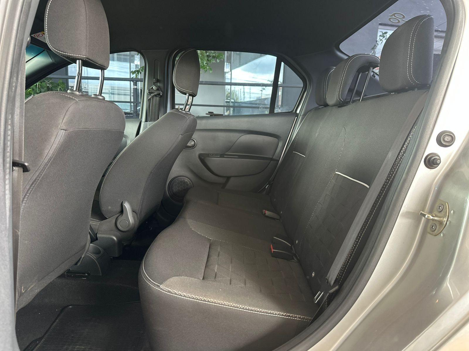 RENAULT Logan - Foto