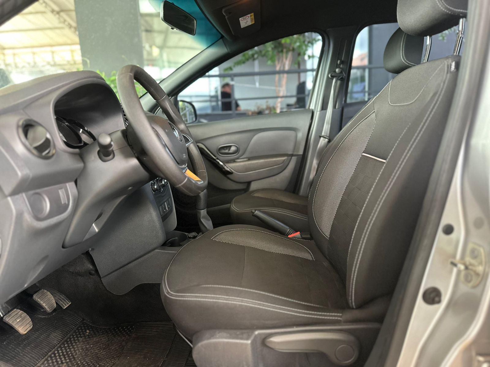 RENAULT Logan - Foto