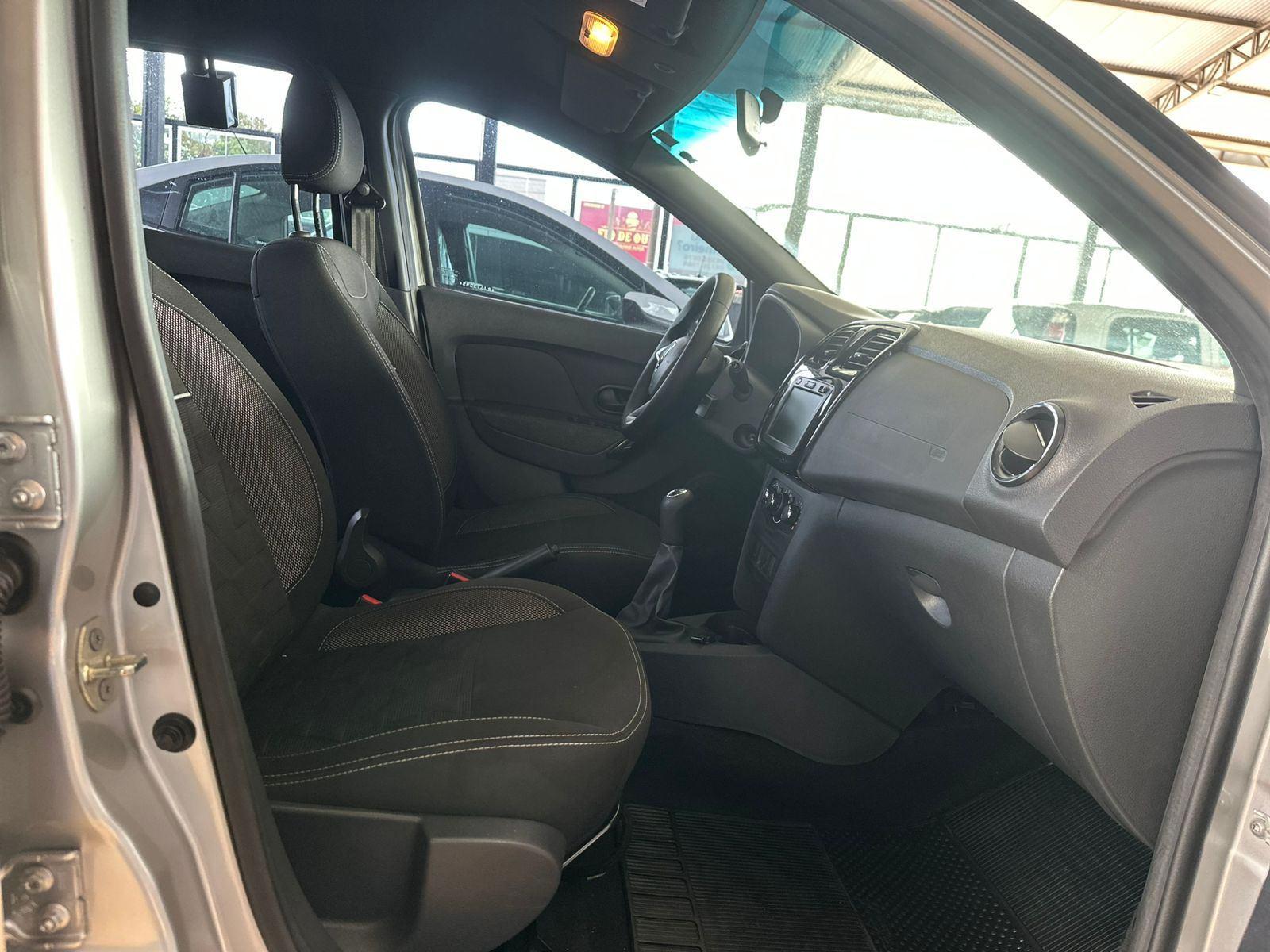 RENAULT Logan - Foto