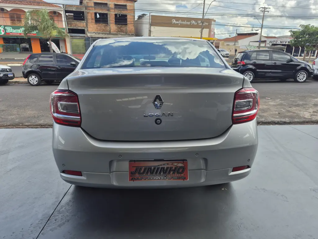 RENAULT Logan - Foto