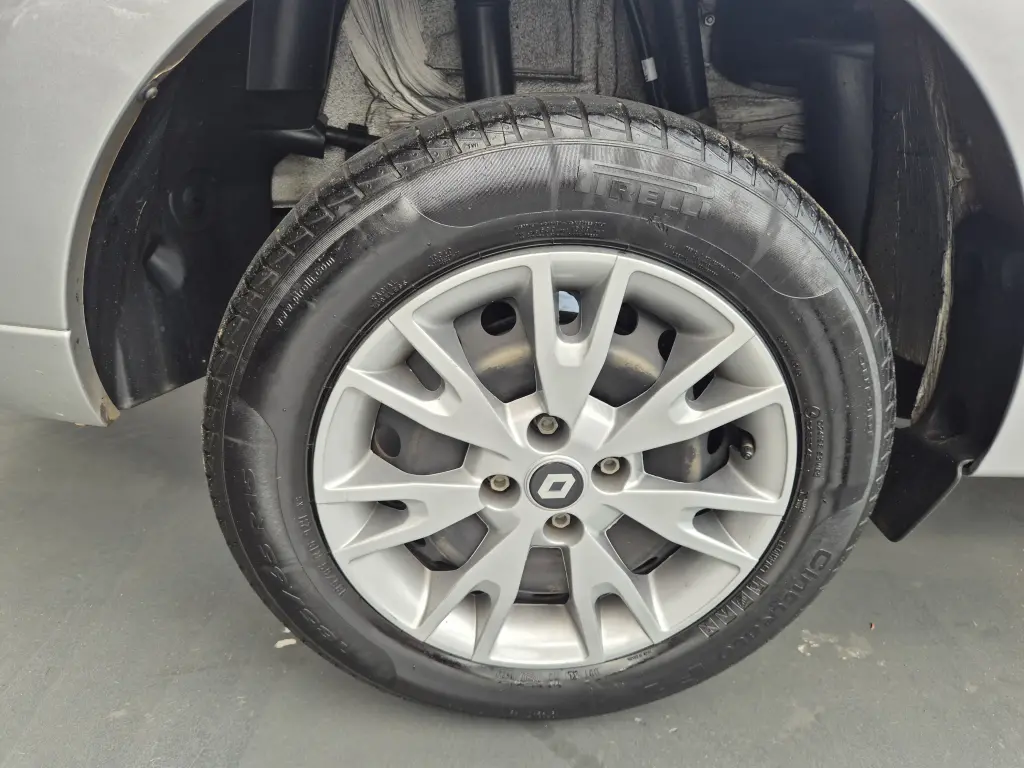 RENAULT Logan - Foto