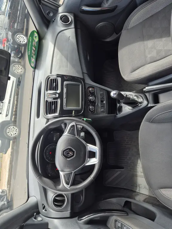 RENAULT Logan - Foto