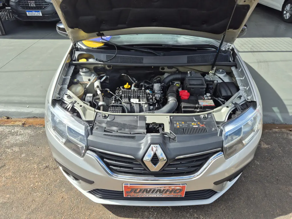 RENAULT Logan - Foto