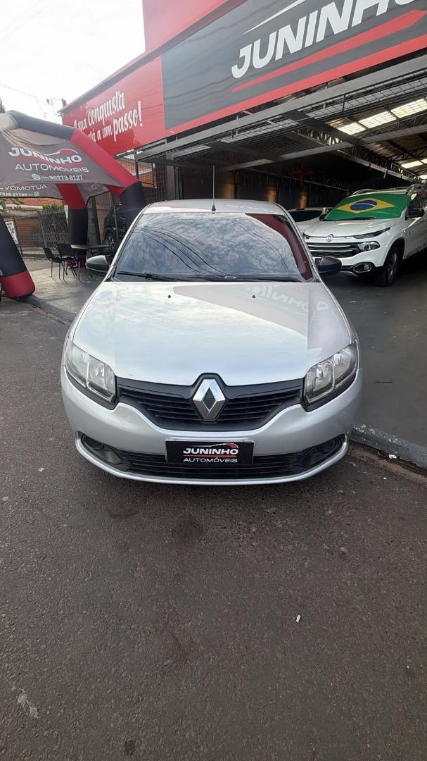 RENAULT Logan - Foto