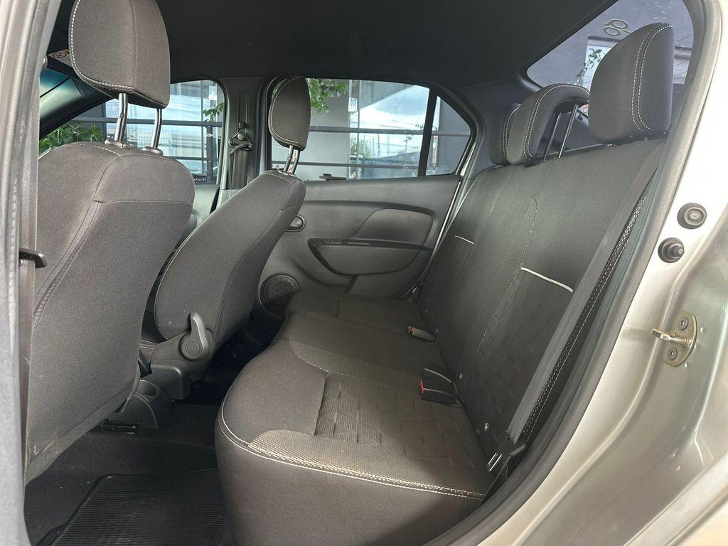 RENAULT Logan - Foto