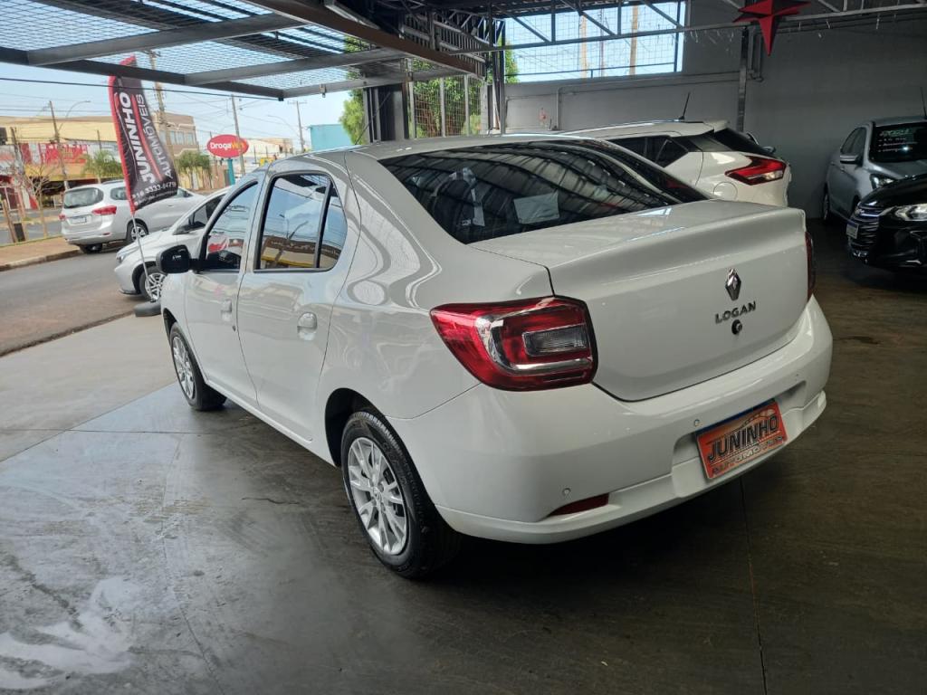 RENAULT Logan - Foto