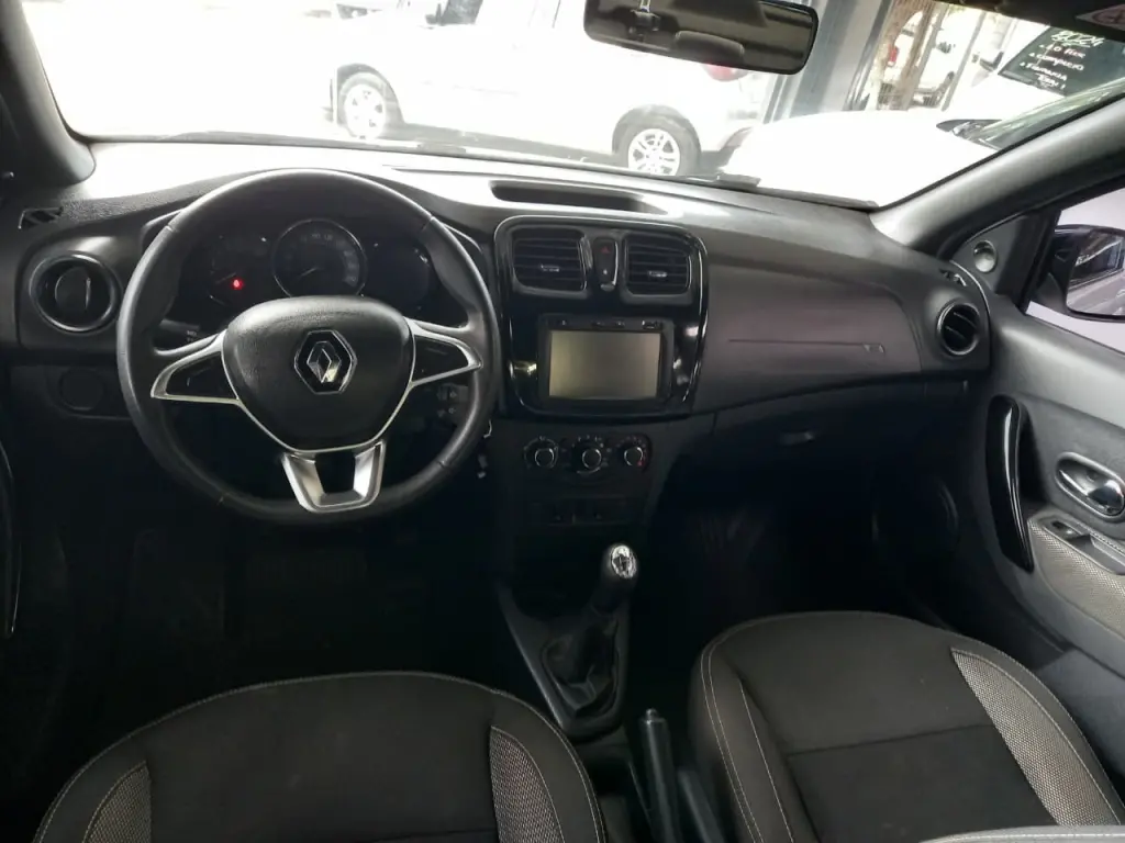 RENAULT Logan - Foto