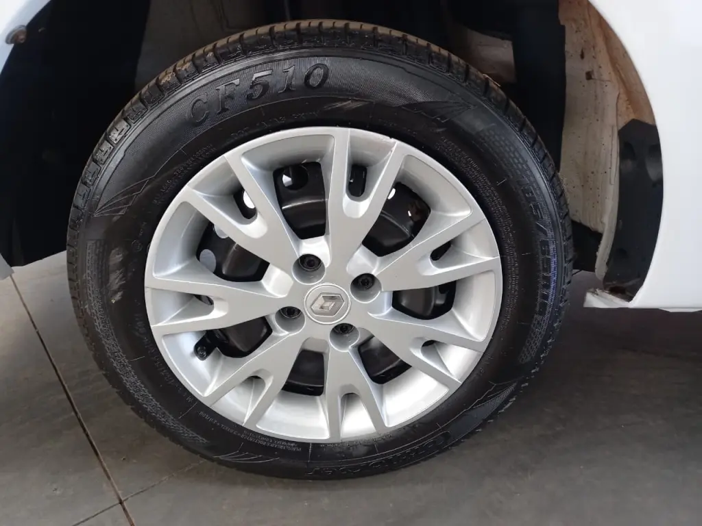 RENAULT Logan - Foto