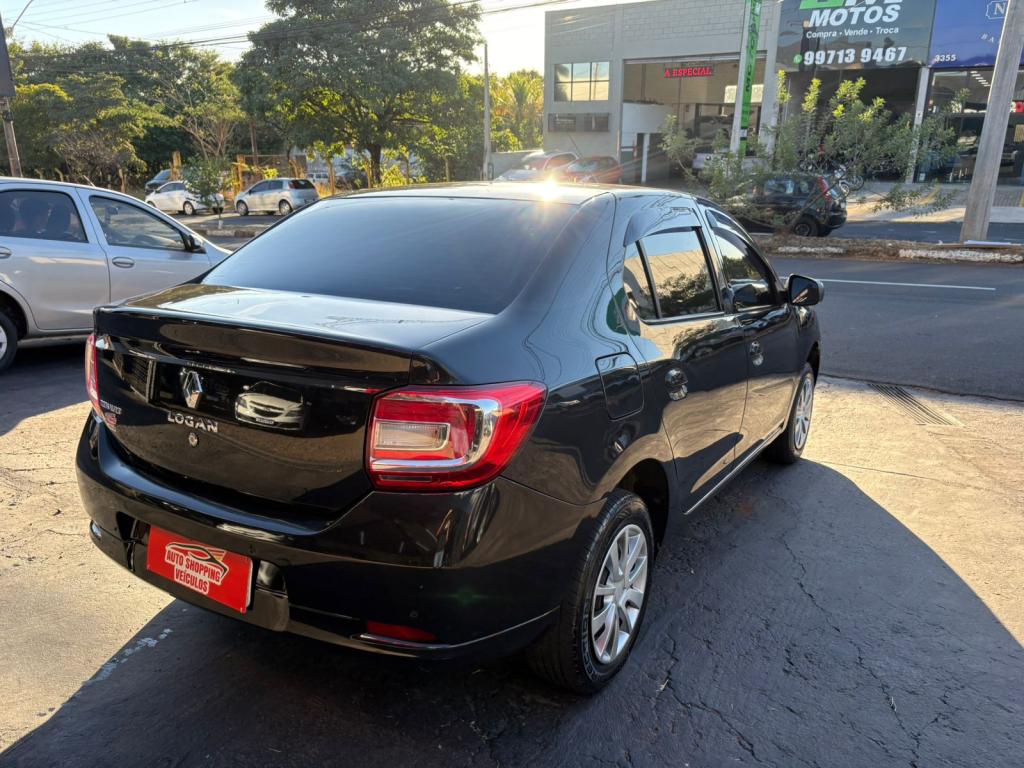 RENAULT Logan - Foto