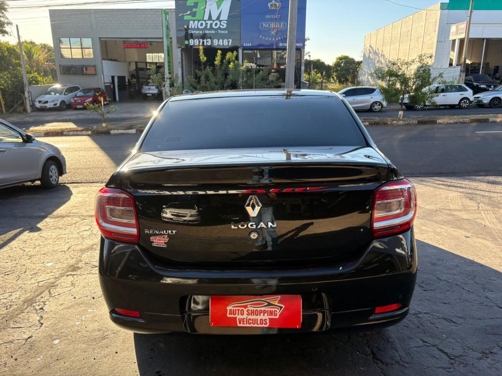 RENAULT Logan - Foto