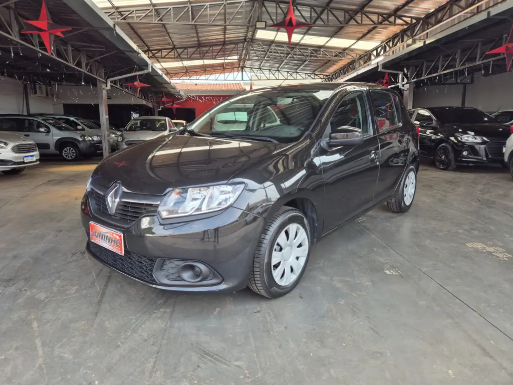 RENAULT Sandero - Foto