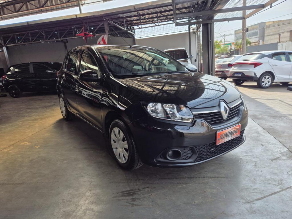 RENAULT Sandero - Foto