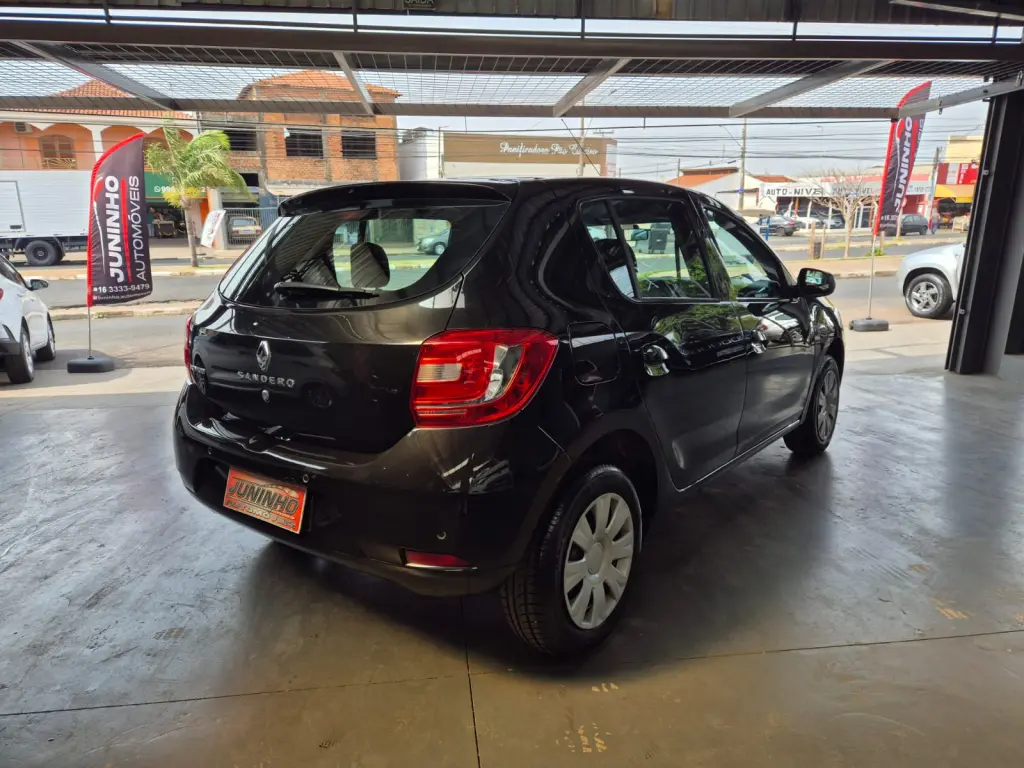 RENAULT Sandero - Foto