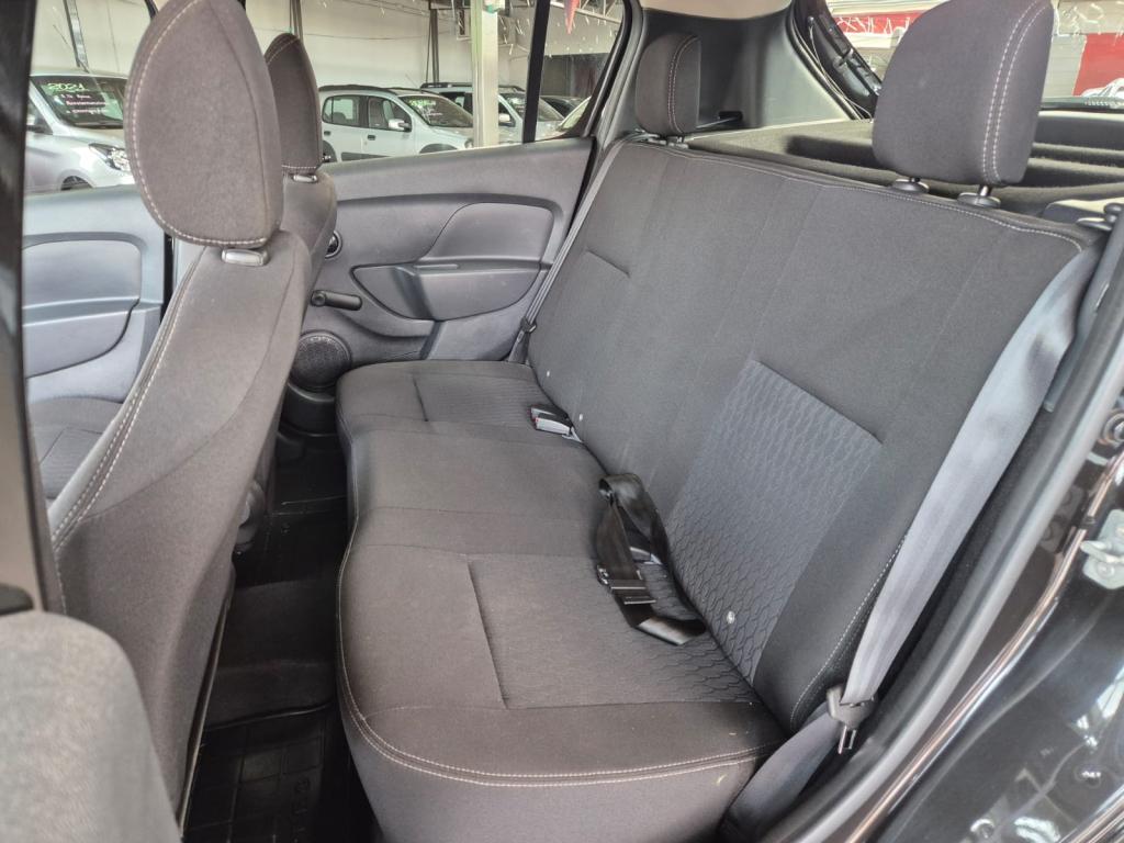 RENAULT Sandero - Foto