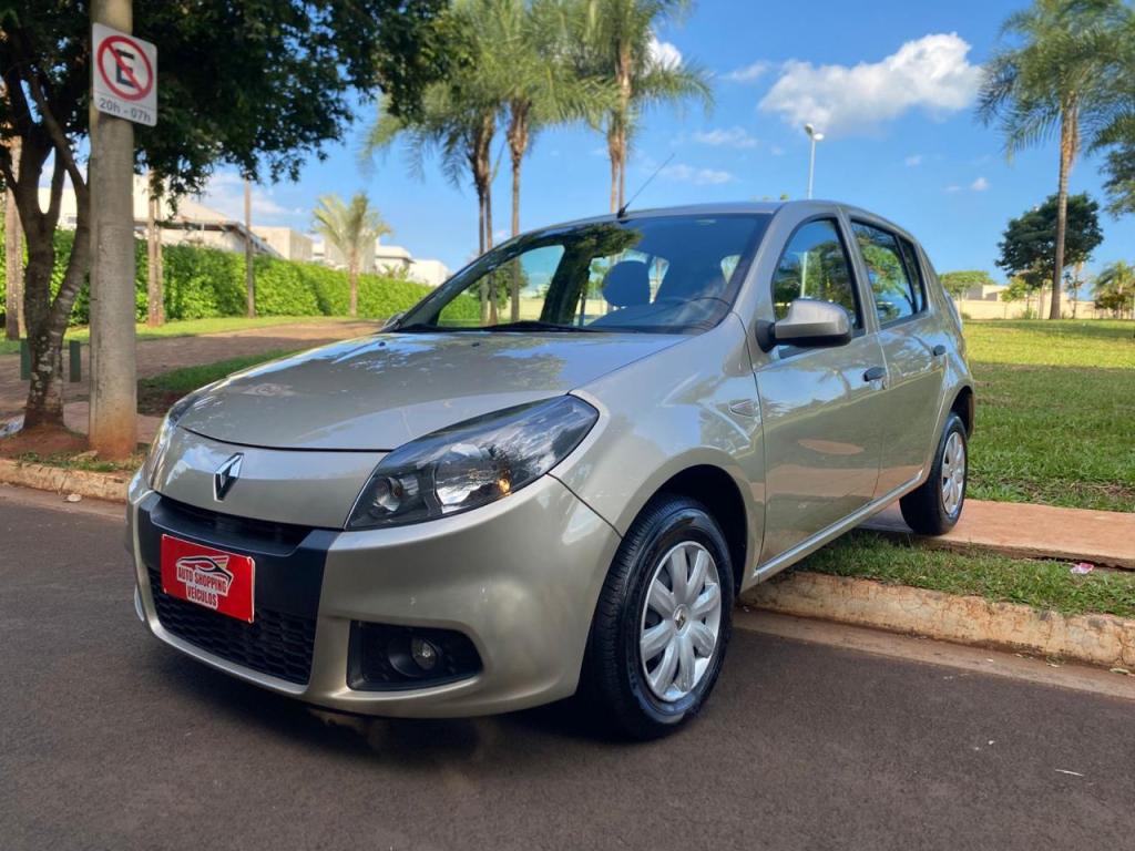 RENAULT Sandero - Foto