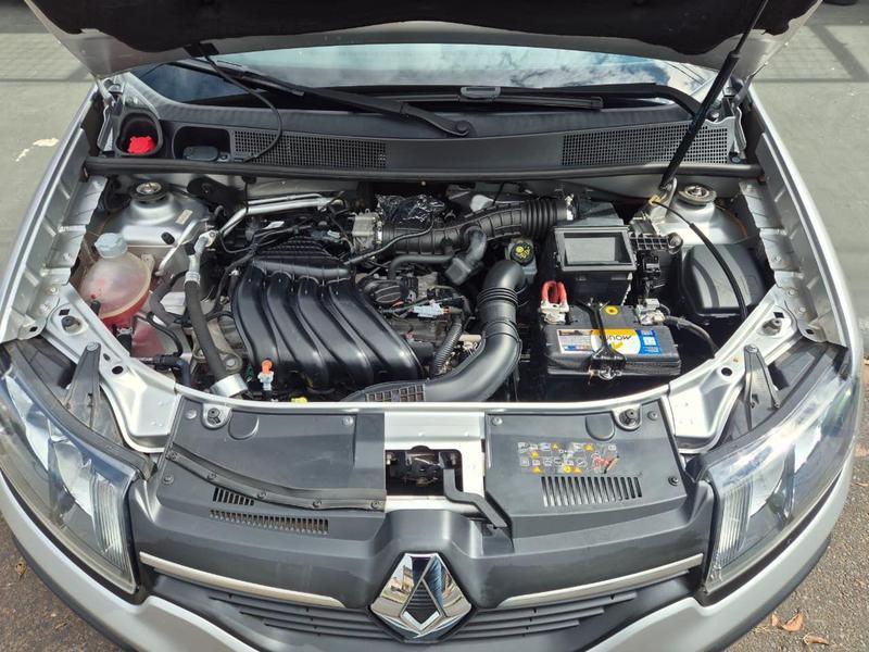 RENAULT Sandero - Foto