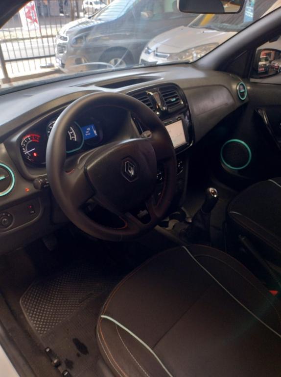 RENAULT Sandero - Foto