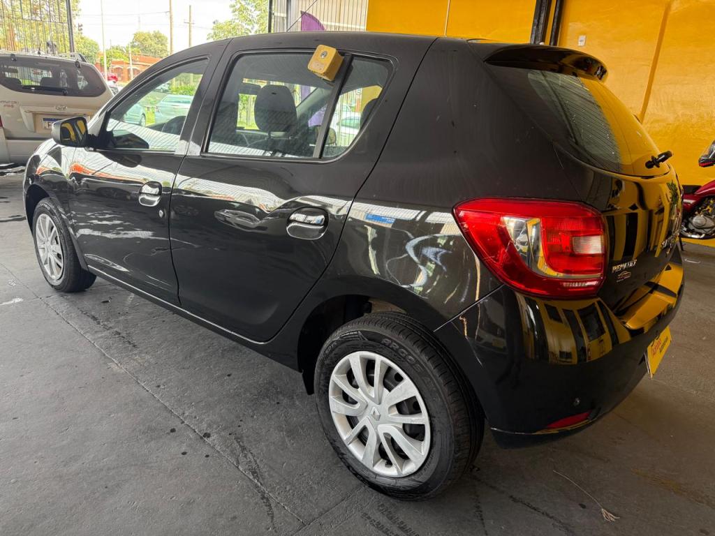 RENAULT Sandero - Foto