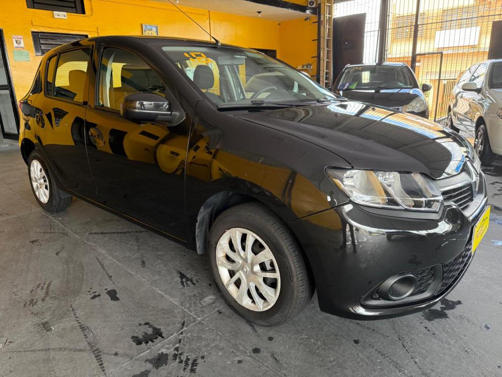 RENAULT Sandero - Foto