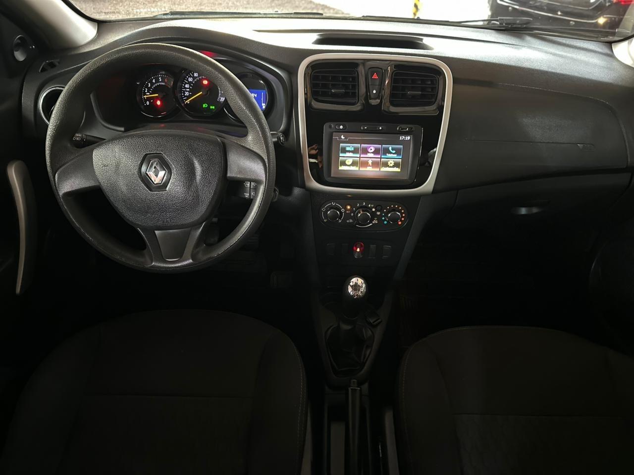 RENAULT Sandero - Foto