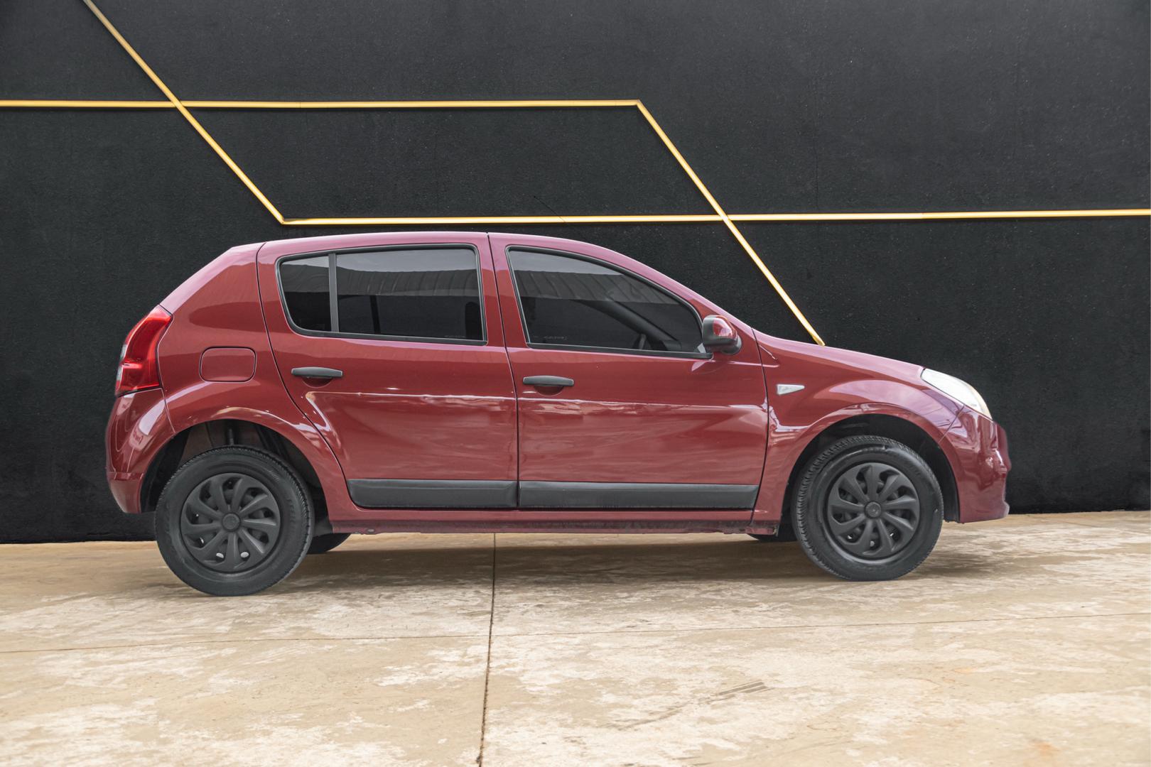 RENAULT Sandero - Foto