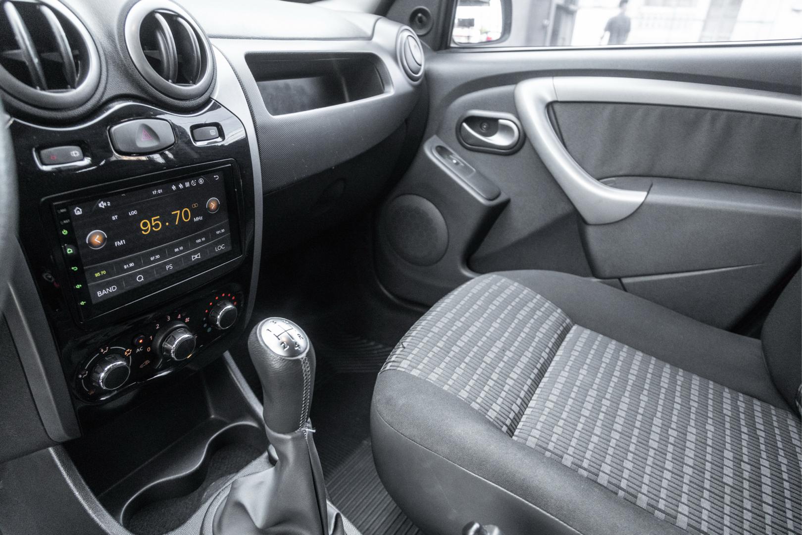 RENAULT Sandero - Foto