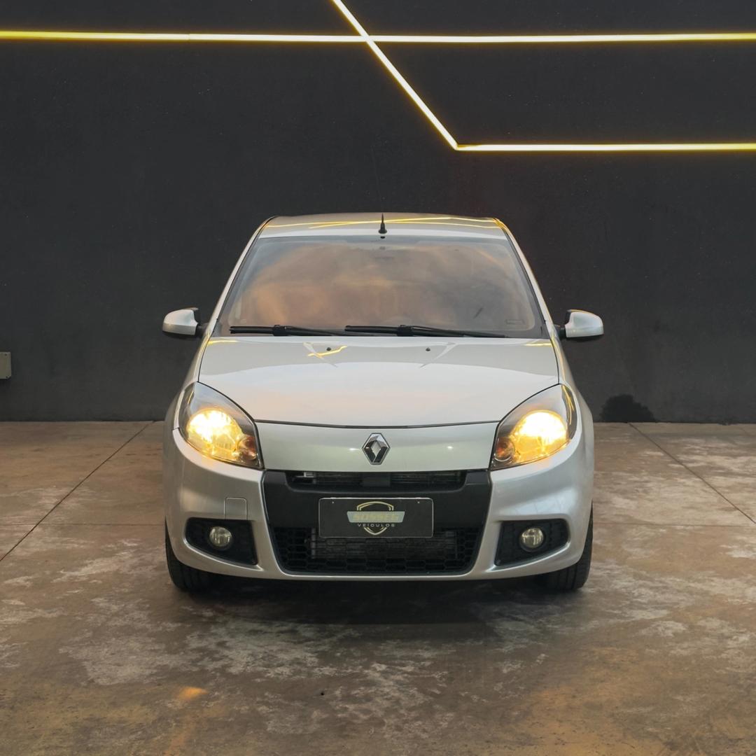 RENAULT Sandero - Foto