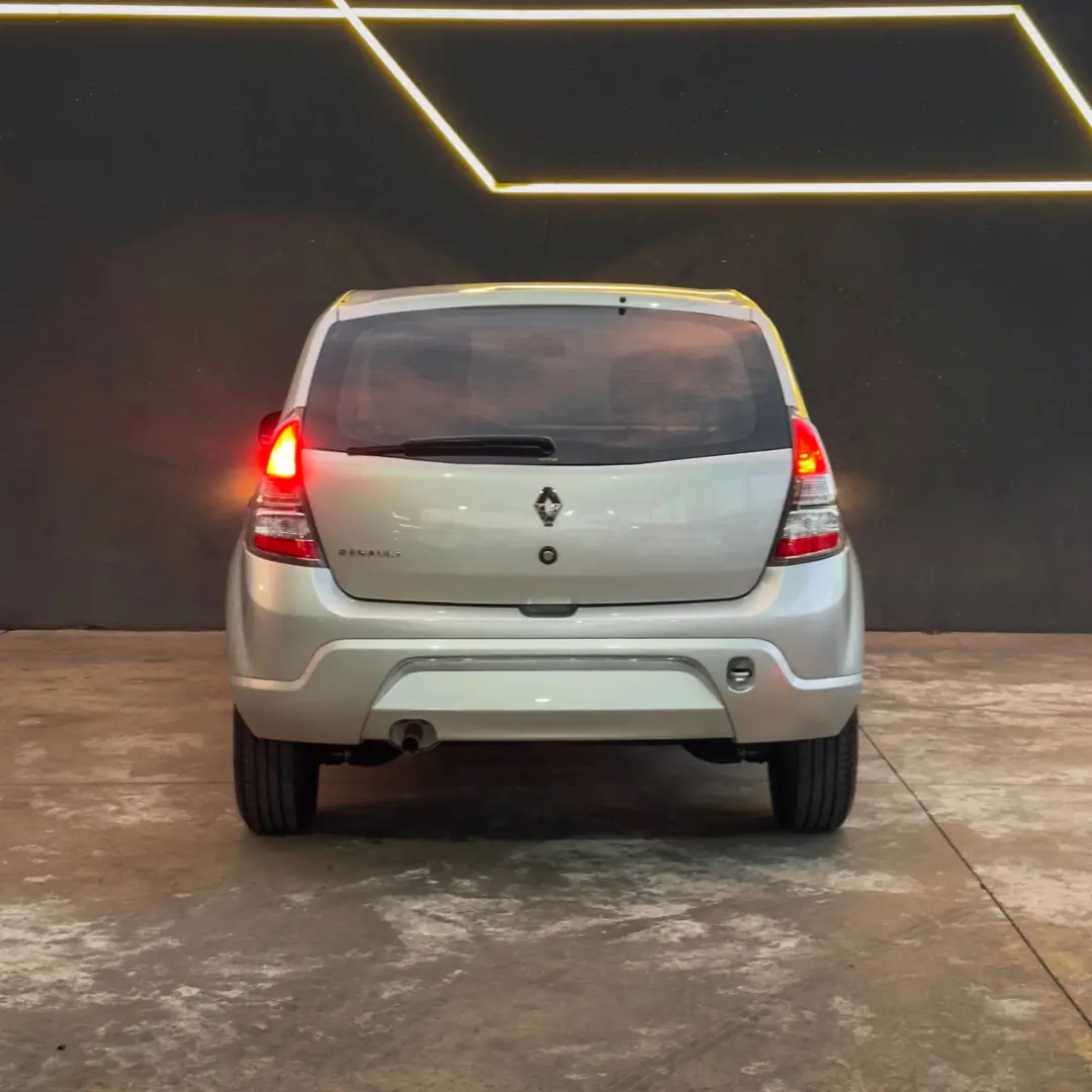 RENAULT Sandero - Foto