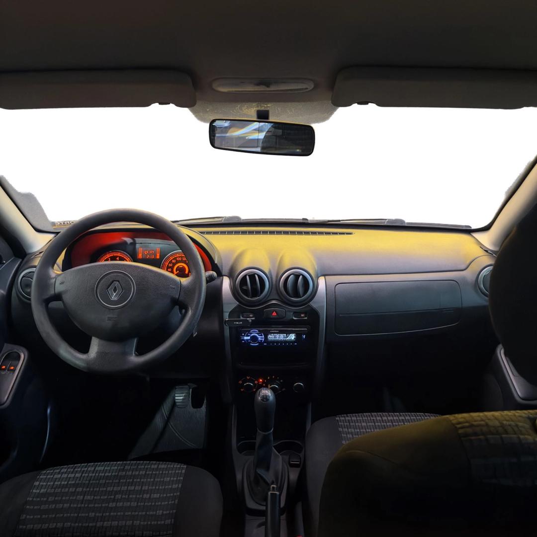 RENAULT Sandero - Foto