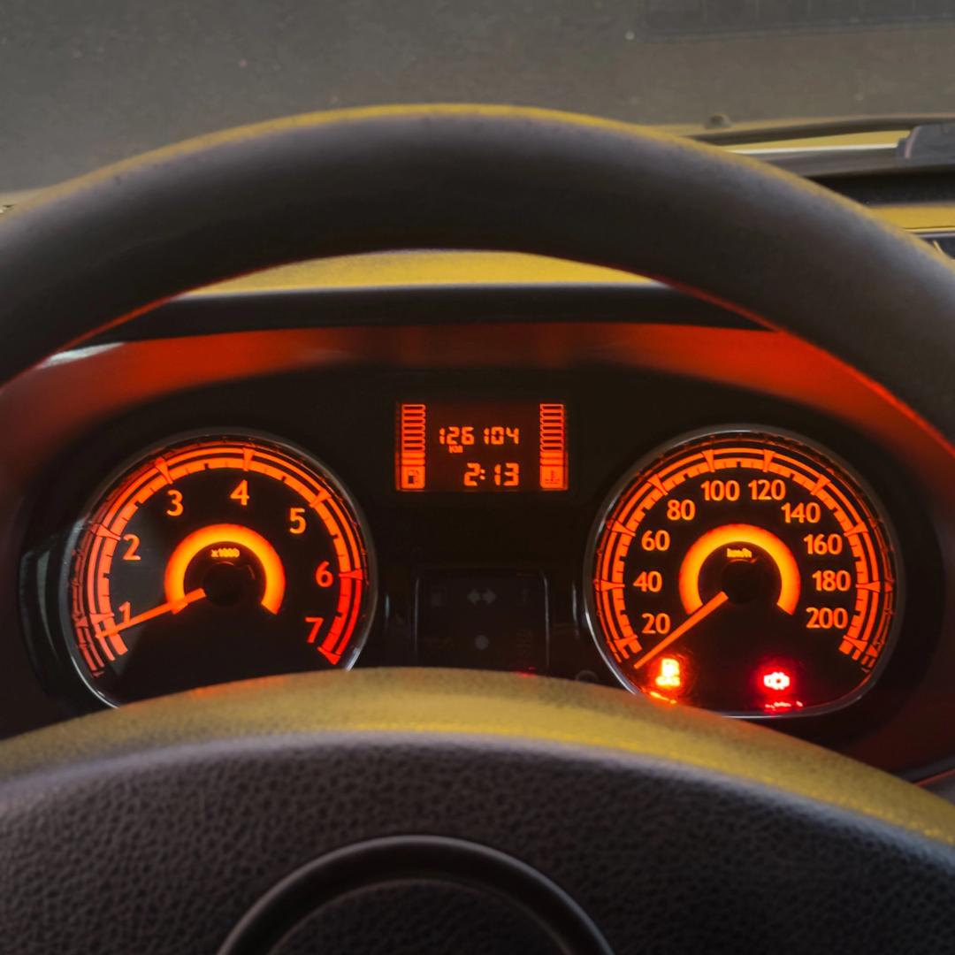 RENAULT Sandero - Foto