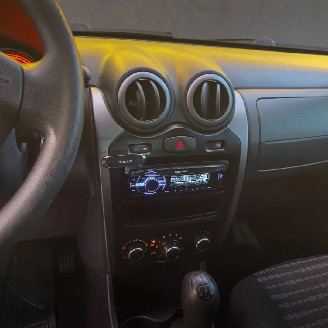 RENAULT Sandero - Foto