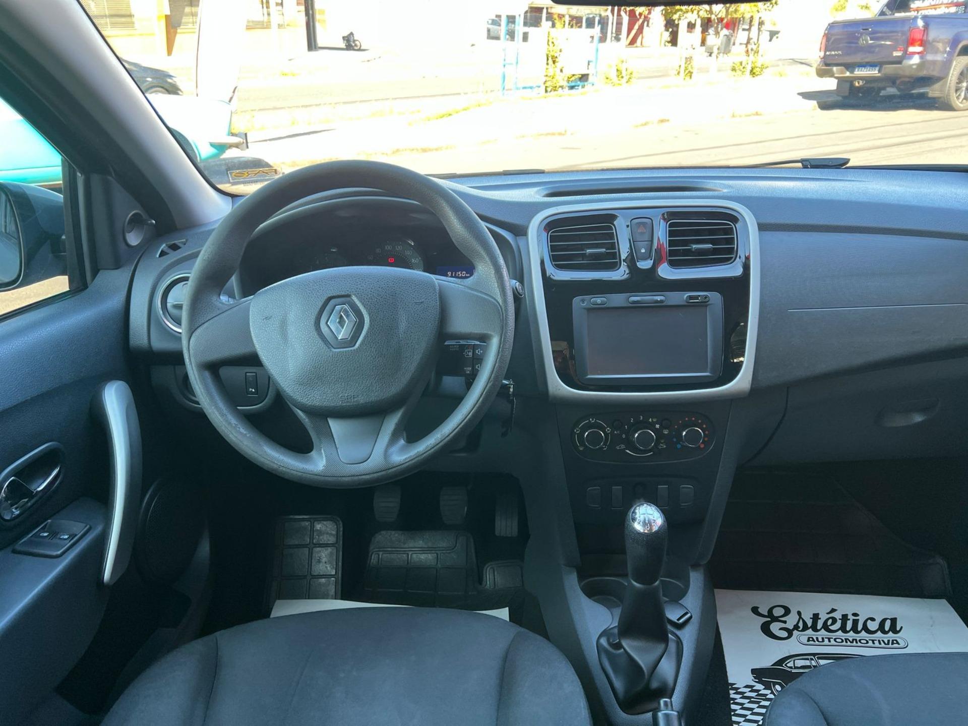 RENAULT Sandero - Foto
