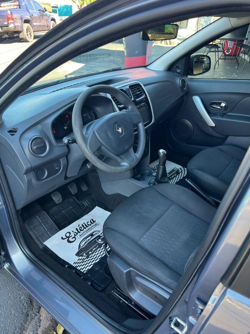 RENAULT Sandero - Foto
