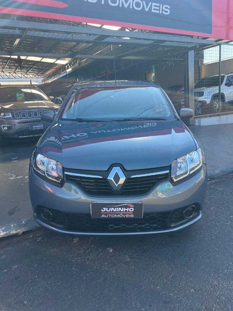 RENAULT Sandero - Foto