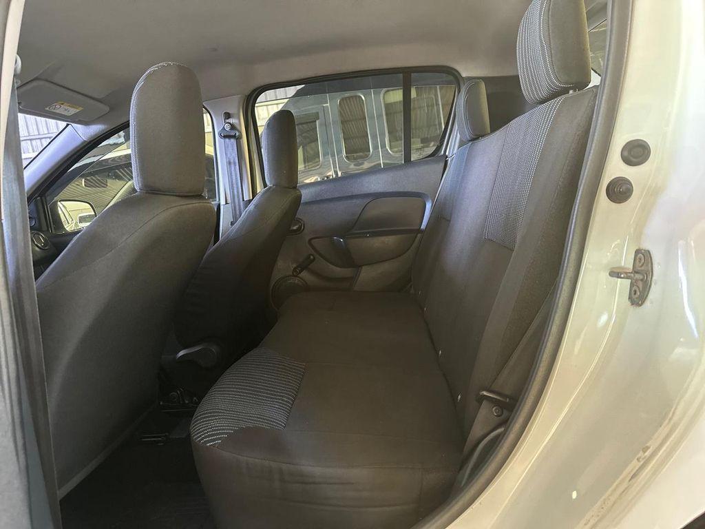 RENAULT Sandero - Foto