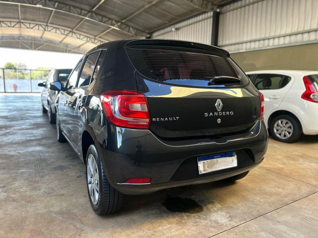 RENAULT Sandero - Foto