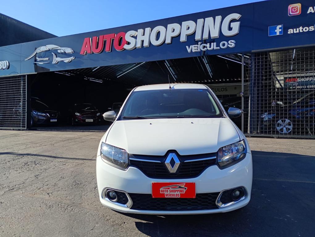 RENAULT Sandero - Foto