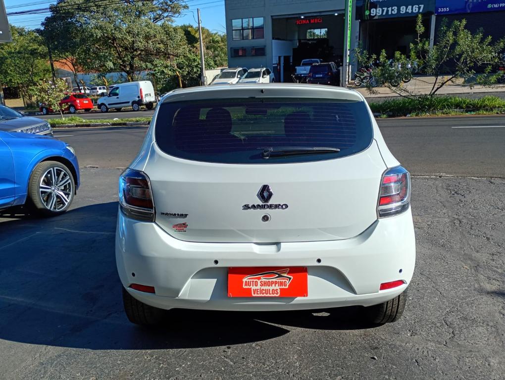 RENAULT Sandero - Foto