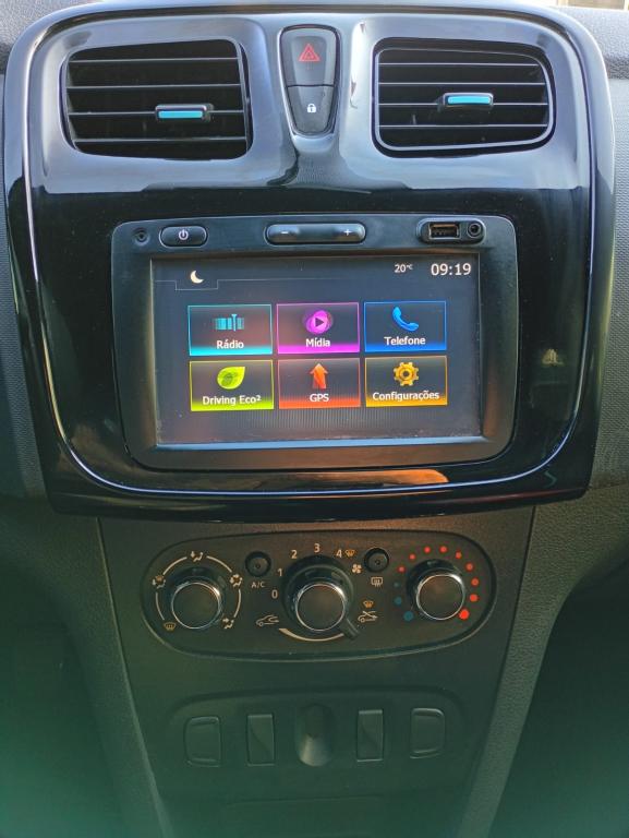 RENAULT Sandero - Foto