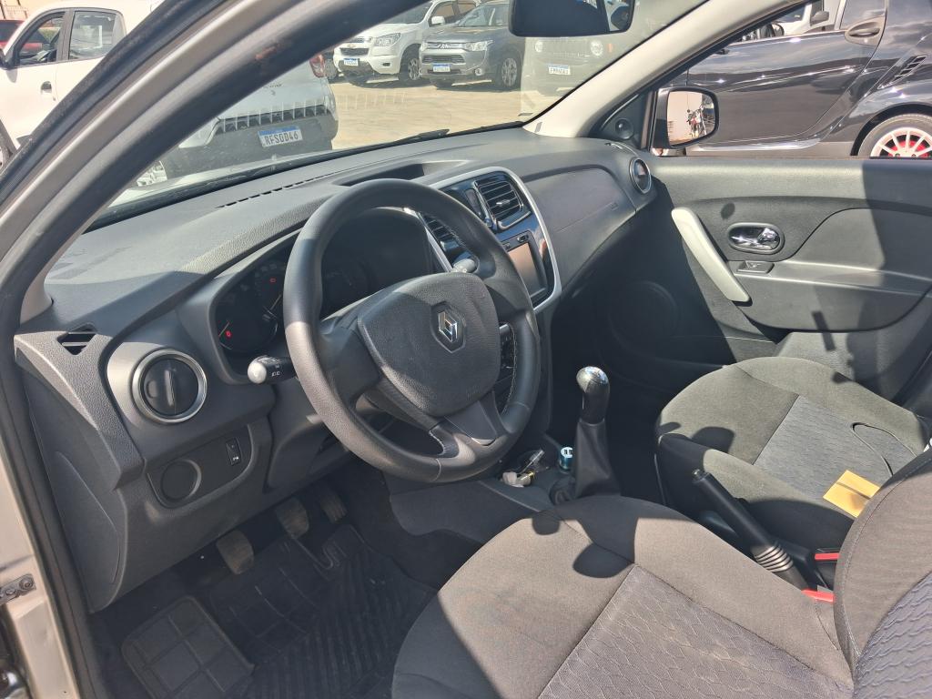 RENAULT Sandero - Foto