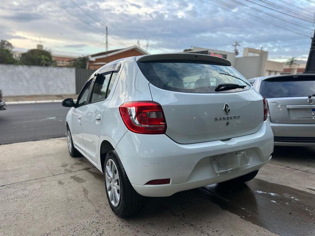 RENAULT Sandero - Foto