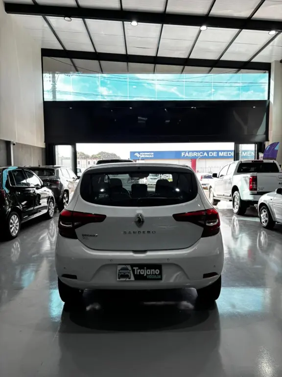 RENAULT Sandero - Foto