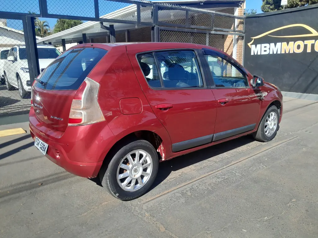 RENAULT Sandero - Foto
