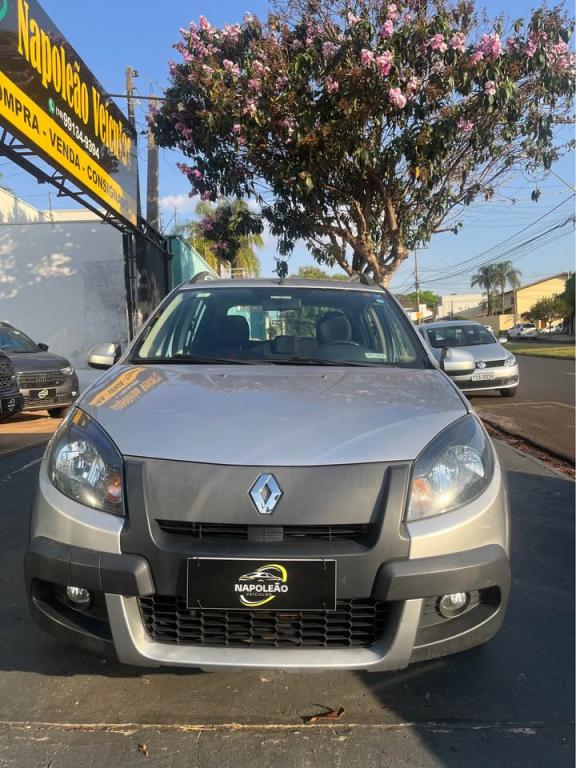 RENAULT Sandero - Foto