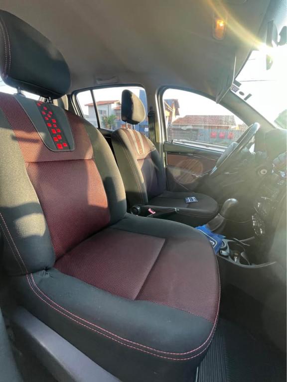 RENAULT Sandero - Foto