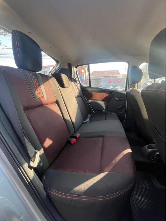 RENAULT Sandero - Foto